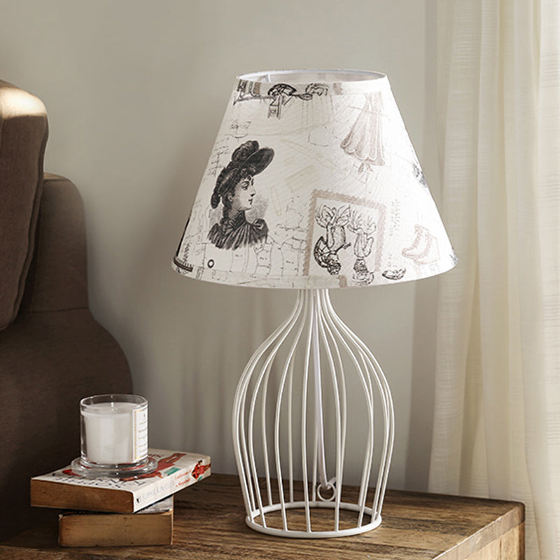 Elegant Metal Table Lamp with Conical Lampshade