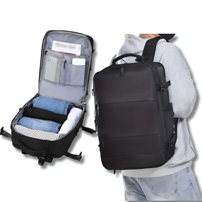 Practical travel bag with built-in USB socket