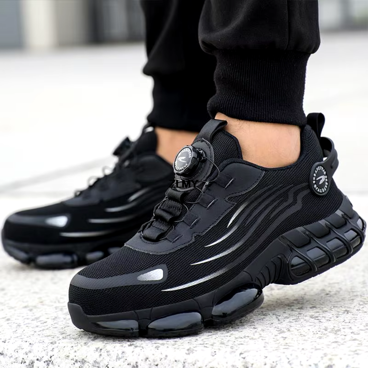 Lightweight and Puncture-Resistant Safety Shoes